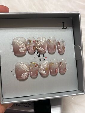 3H Pink Ombre Press-On Nails with 3D Butterfly Accents